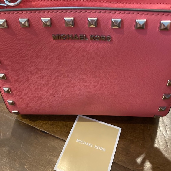 Michael Kors Selma watermelon crossbody - Picture 6 of 6